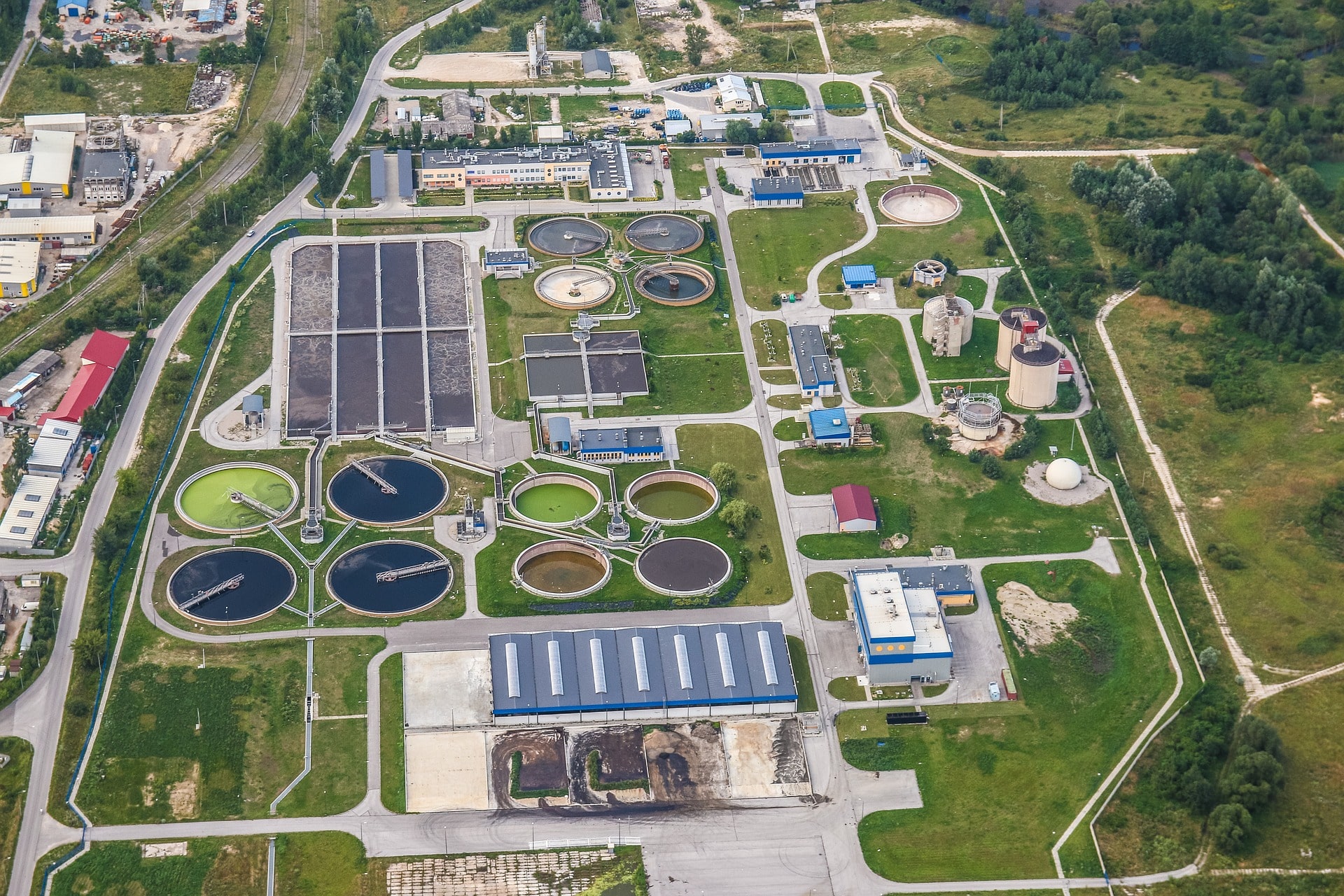 treatment-plant-wastewater-2826988_1920-min